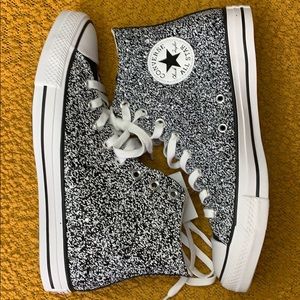 🖤BRAND NEW🤍 High Top Converse Sneakers.